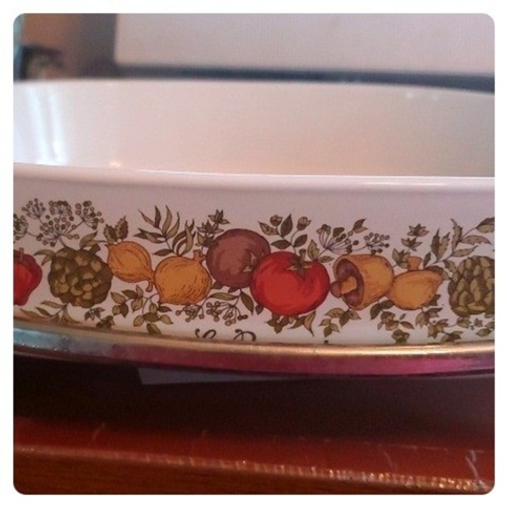Corning Ware Casserole Dish Spice of Life A-10-B White Excellent Chrome Cradle - Picture 4 of 10